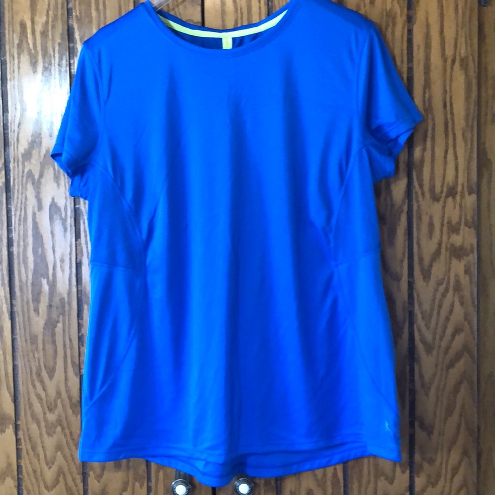Danskin t-shirt